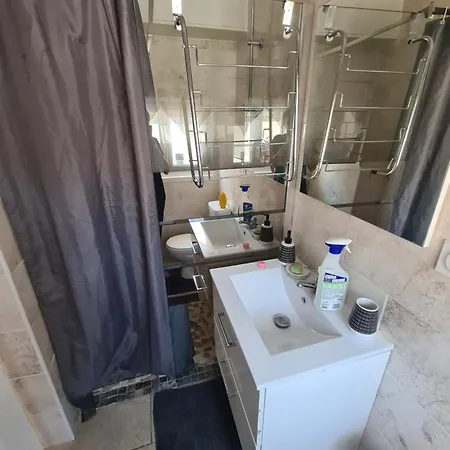 Avec Exterieur Prive Et Jacuzzi *